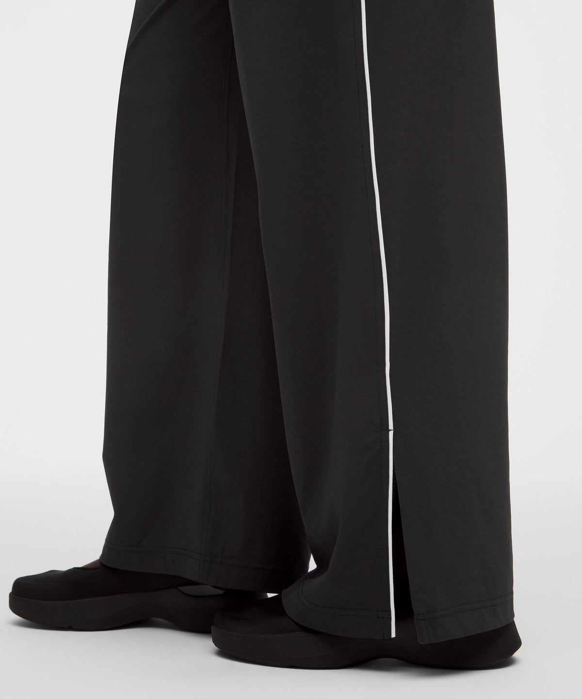 Court Rival Wide-Leg Track Pant RegularStitched Logo