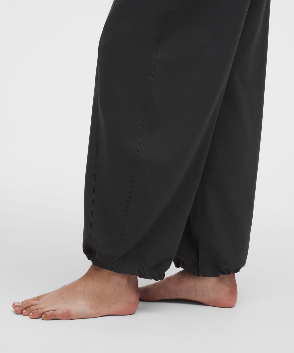 Groove Low-Rise Relaxed Cinch PantRegular