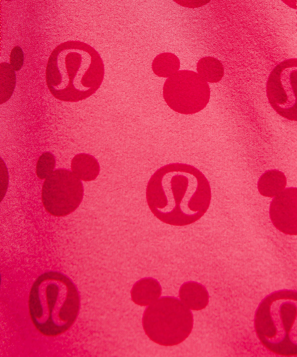 Disney x lululemonHotty Hot High-Rise Short 4"