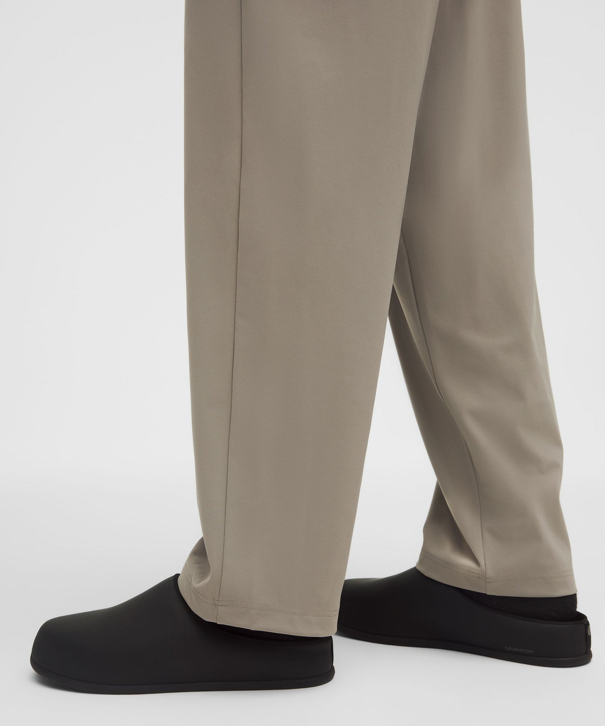 Men's Daydrift Relaxed-Fit Pleated Trouser RegularNo Belt Loops