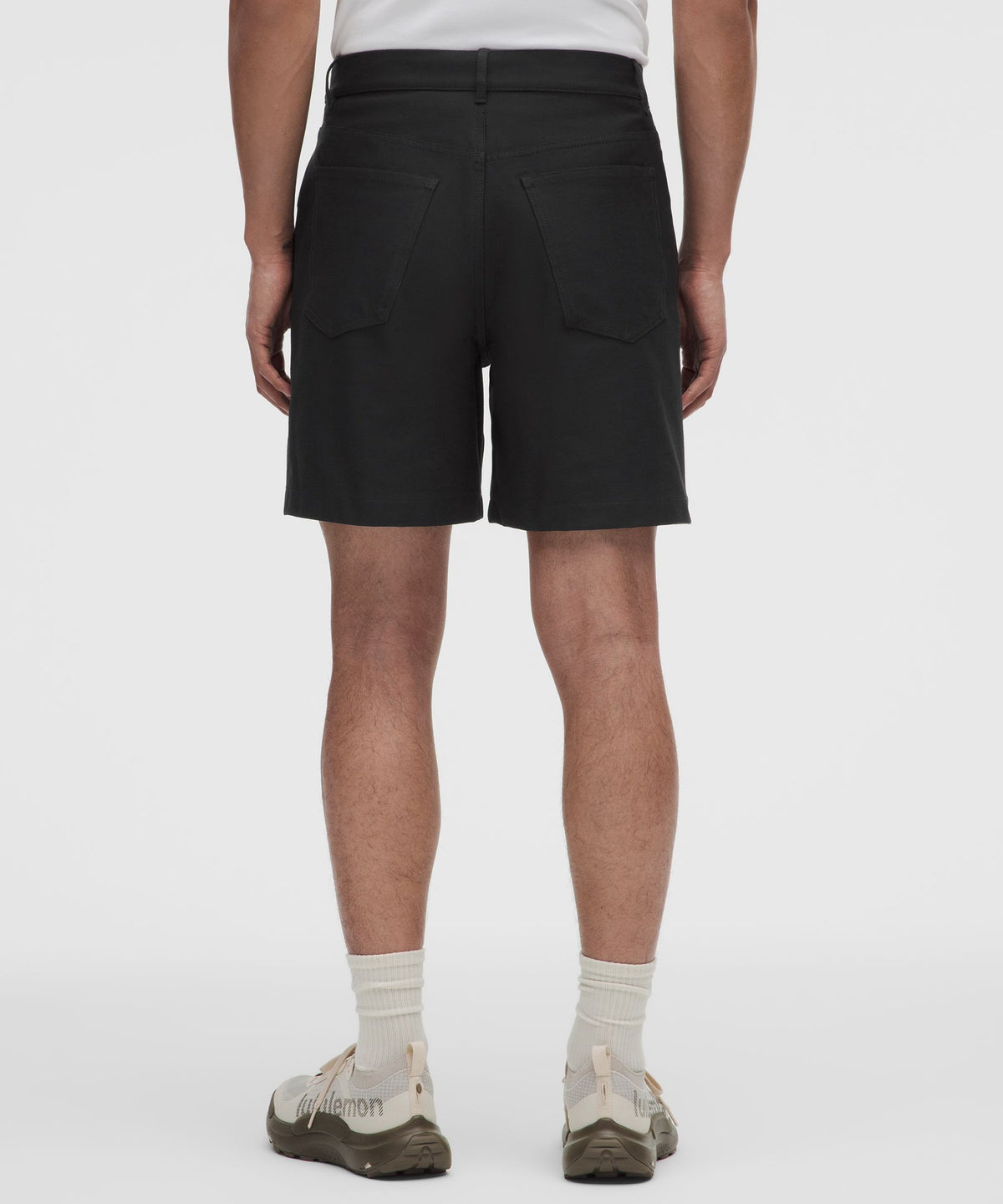 EasyFive Relaxed-Fit Short 7"