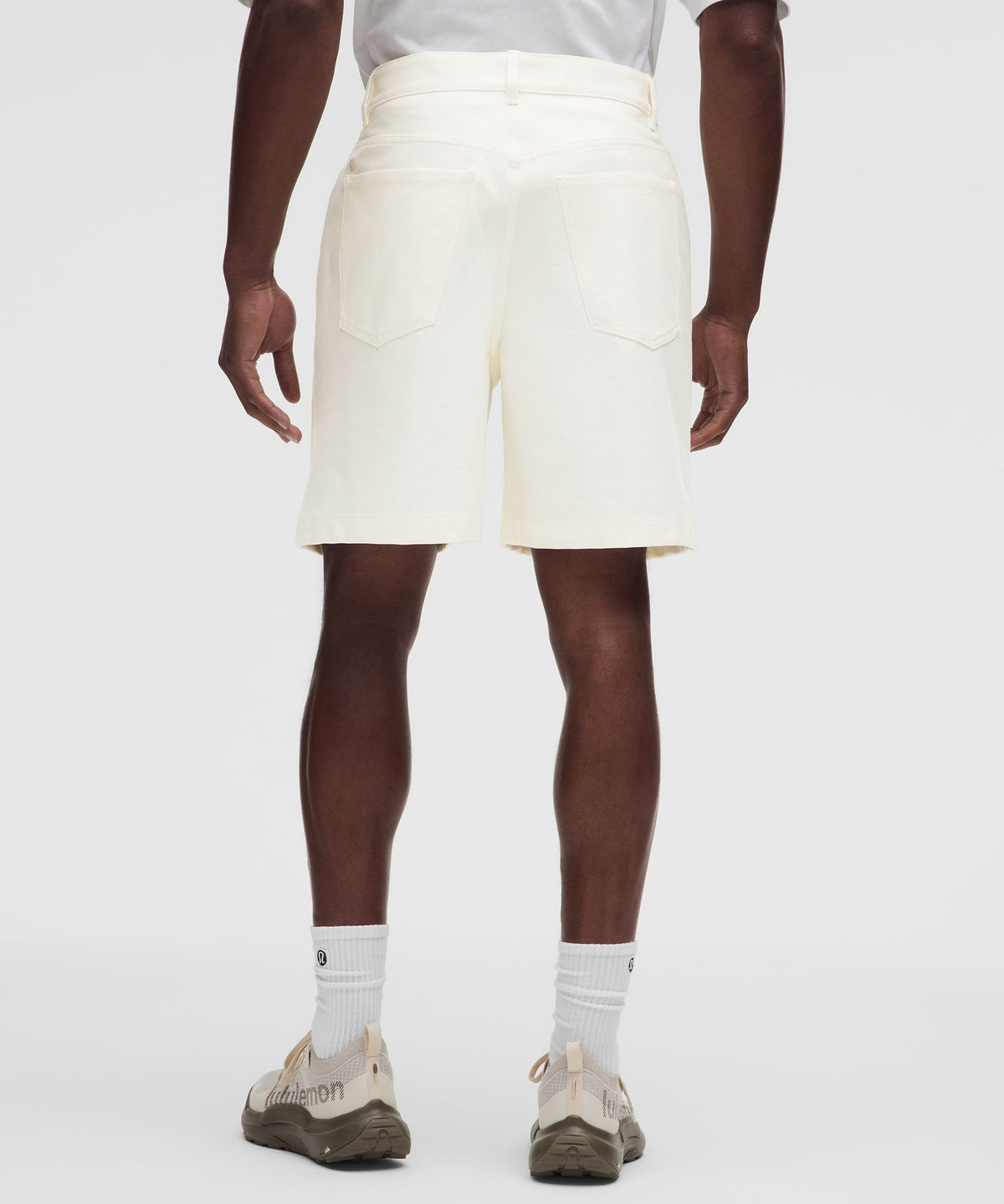 EasyFive Relaxed-Fit Short 7"