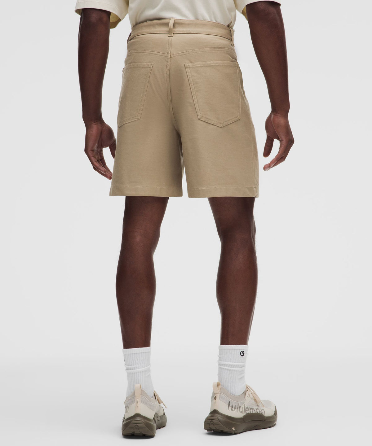 EasyFive Relaxed-Fit Short 7"