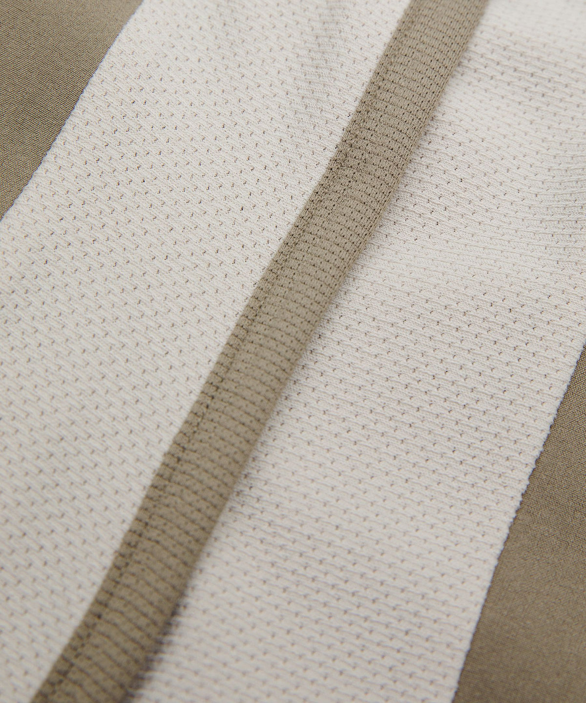 Lightweight Mesh-Pannelled Tennis Short 7"