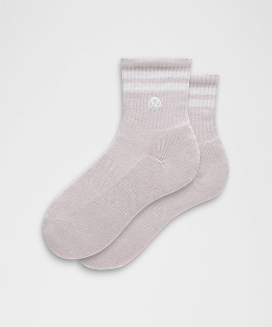 Unisex Daily Essential Quarter SocksStripe