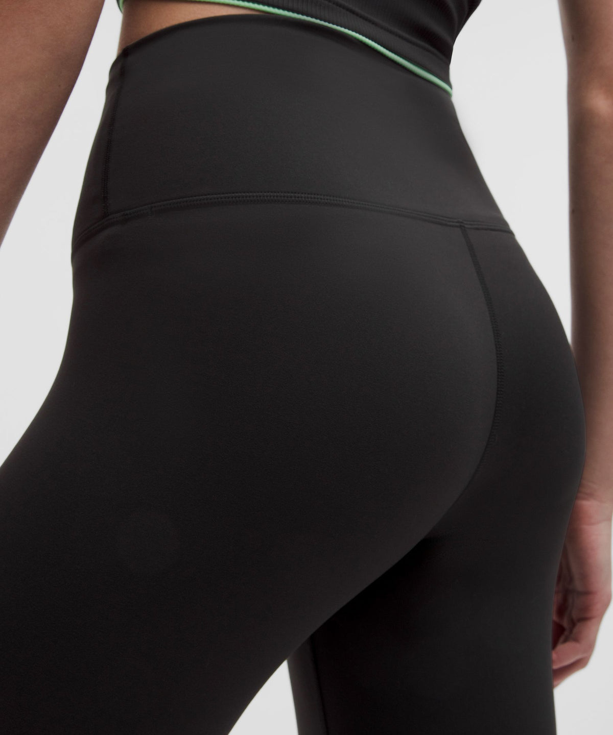 Wunder Train High-Rise Tight 28"