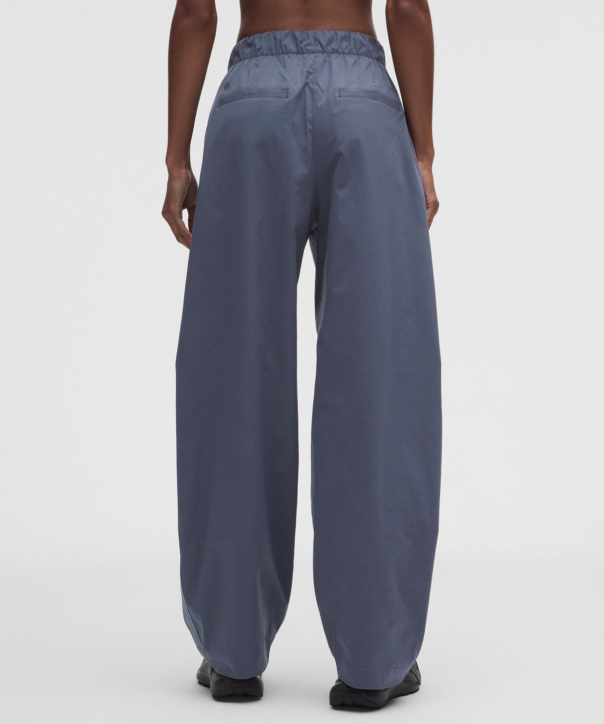 Woven Mid-Rise Barrel-Leg PantRegular