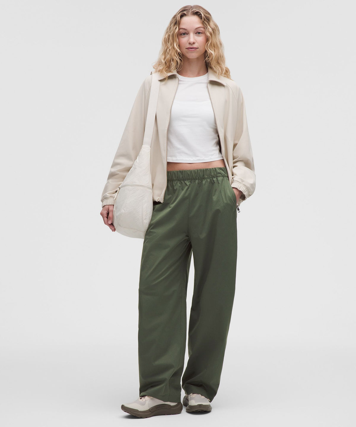 Woven Mid-Rise Barrel-Leg PantRegular