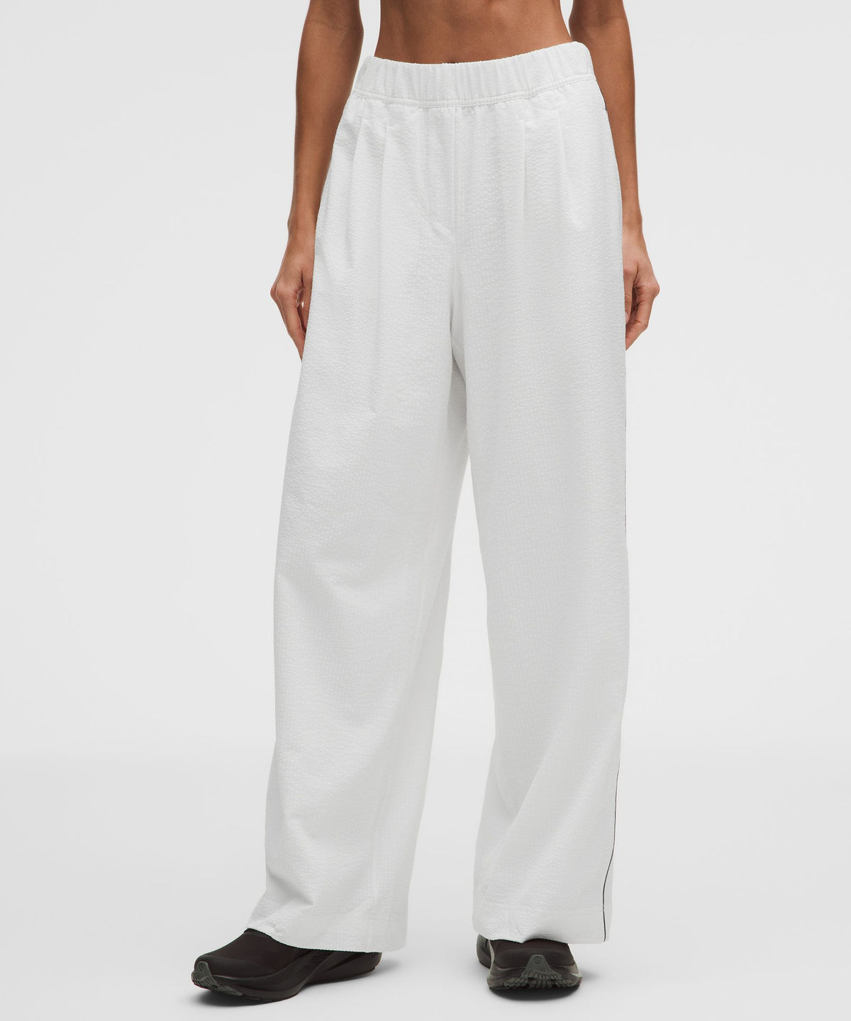 Seersucker WovenAir High-Rise Pleated PantShort