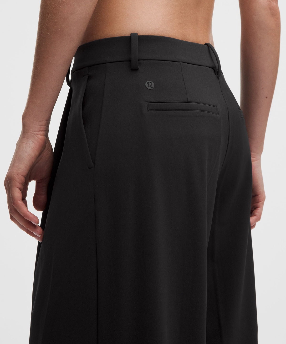 Daydrift Low-Rise Extra-Wide Leg TrouserShort