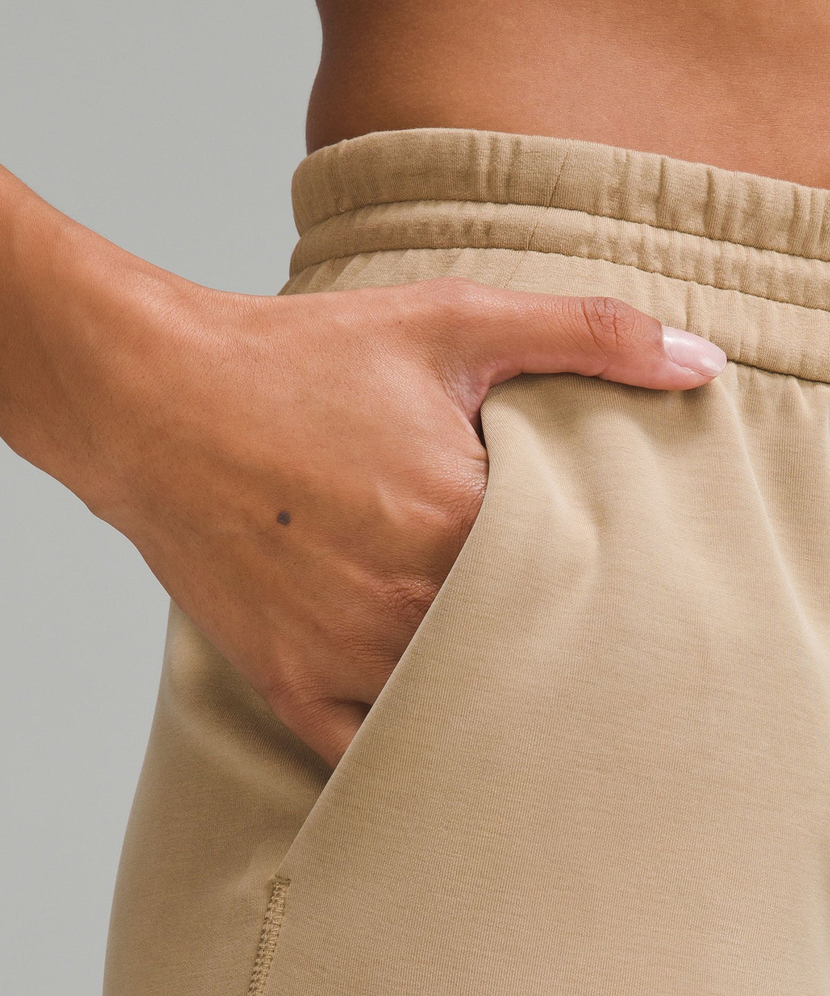 Softstreme High-Rise Straight-Leg Cropped Pant