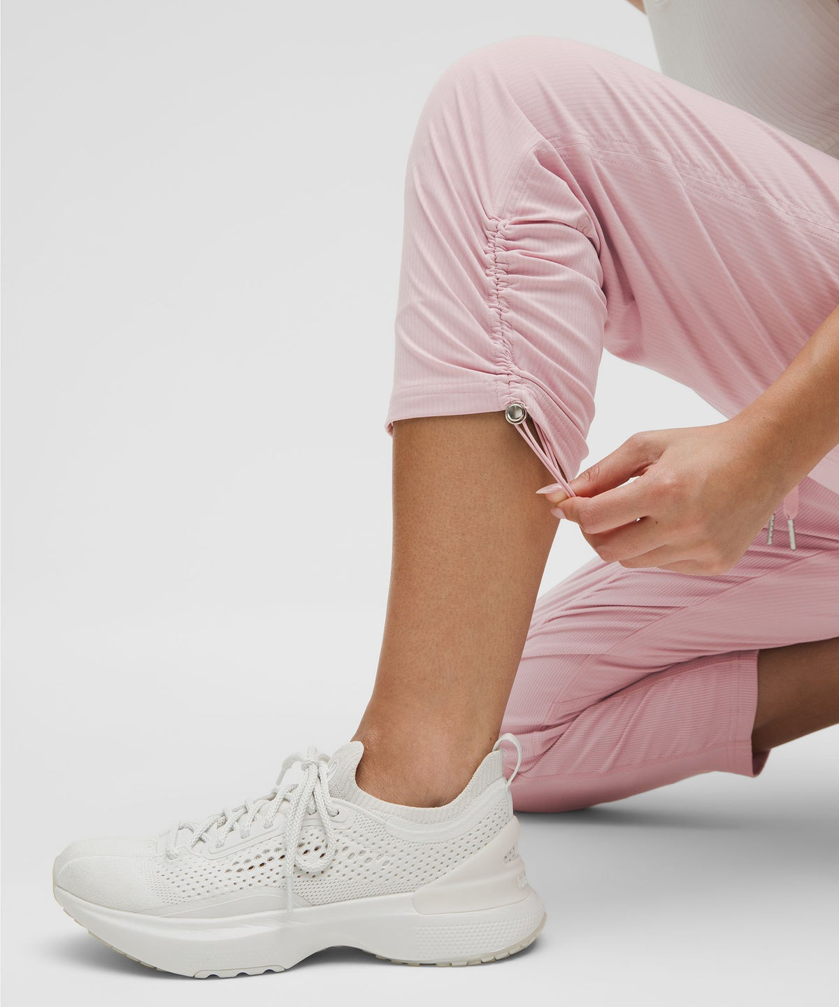 Dance Studio Mid-Rise Cropped Pant