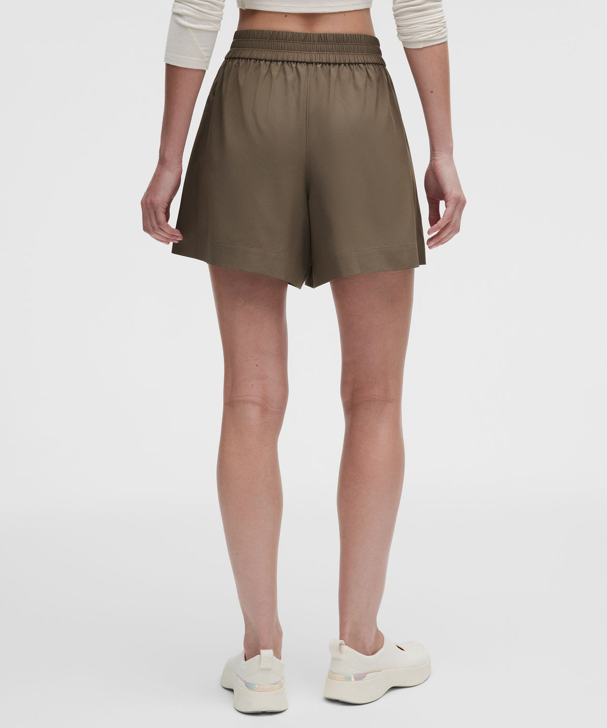 Breezily Mid-Rise Short 6"