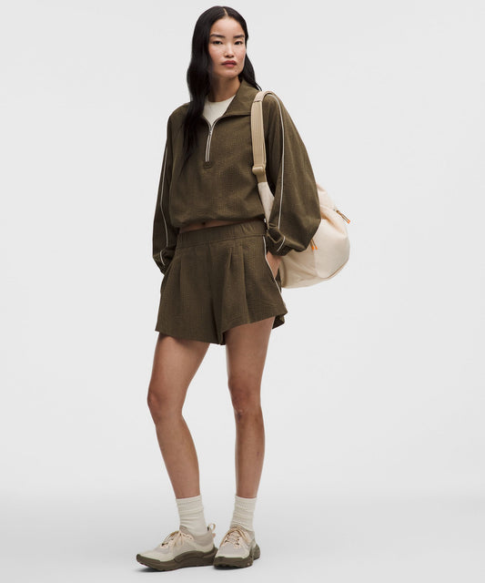 Seersucker WovenAir High-Rise Pleated Short 3.5"