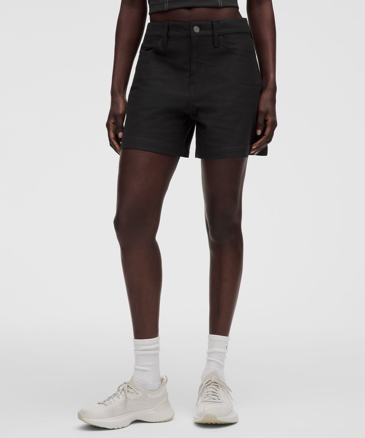 EasyFive Mid-Rise Short 4.5"
