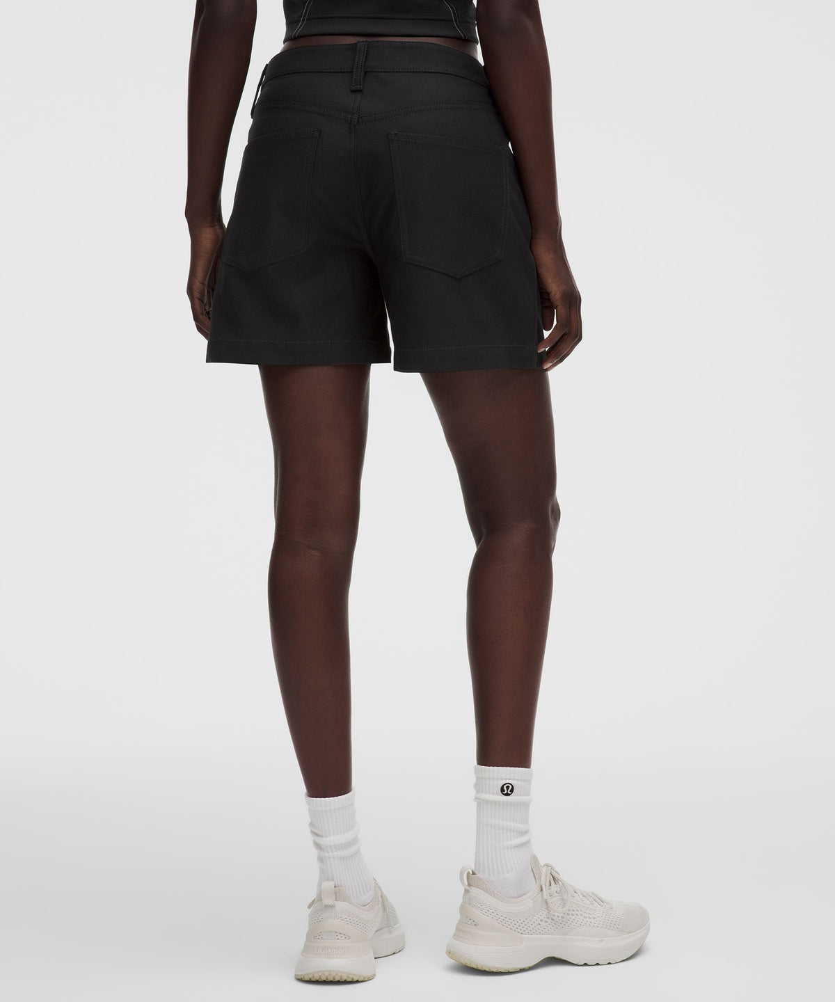 EasyFive Mid-Rise Short 4.5"
