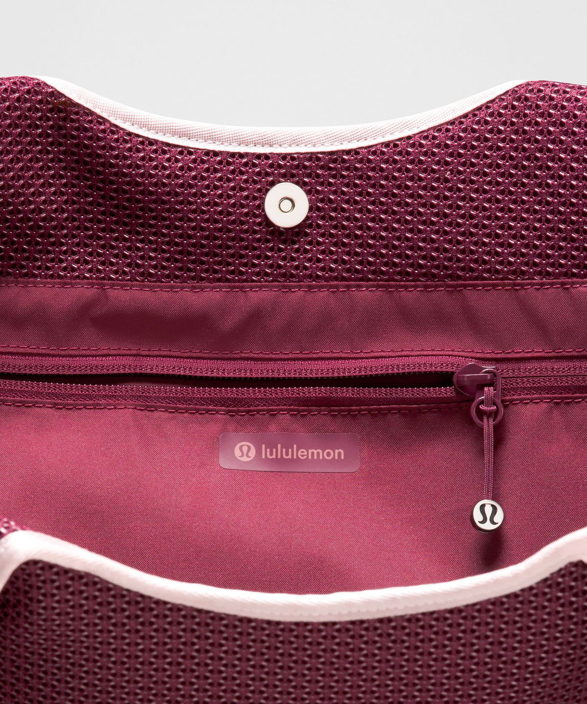 Spacer Mesh Shoulder Bag 15L